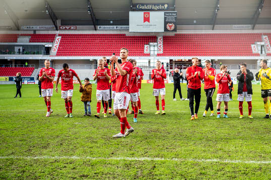 Kalmars spelare jublar