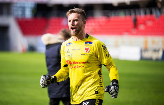 Kalmars målvakt Ricardo Friedrich jublar