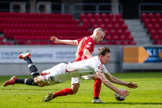 Degerfors Adam Carlén och Kalmars Isak Jansson