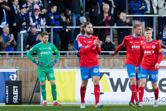 Helsingborgs målvakt Kalle Joelsson deppar