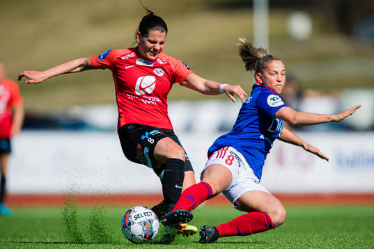 Marija Aleksic of Arna-Bjørnar and Rikke Bogetveit Nygard
