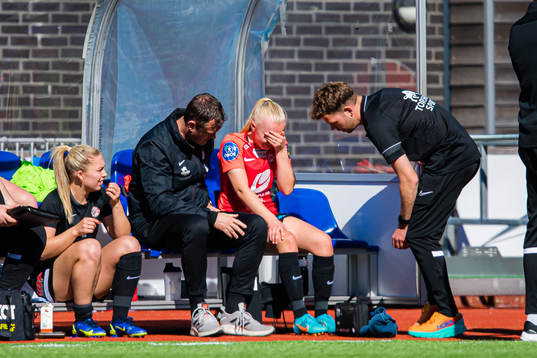 Linnéa Solvoll Laupstad of Arna-Bjørnar leaves the pitch