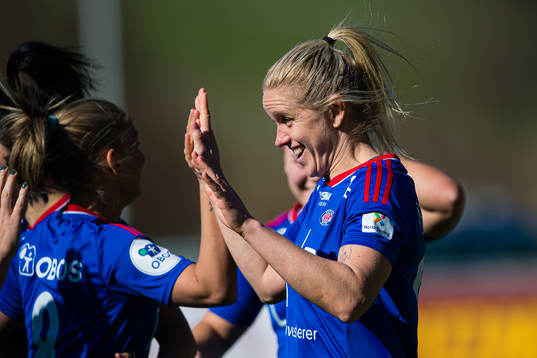 Elise Hove Thorsnes of Vålerenga celebrates