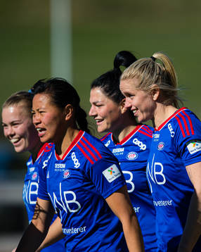 Elise Hove Thorsnes of Vålerenga celebrates