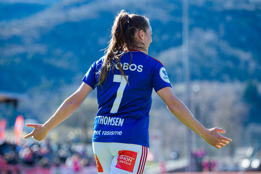 Janni Bøgild Thomsen of Vålerenga celebrates