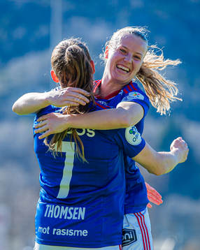 Janni Bøgild Thomsen of Vålerenga celebrates