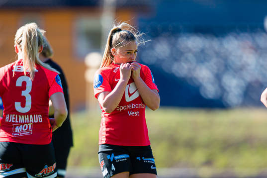 Madeleine Veivåg of Arna-Bjørnar looks dejected