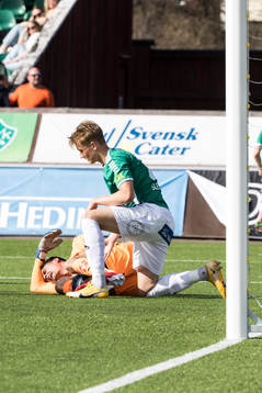 Brages Henry Sletsjöe och Jönköpings målvakt Tom Amos