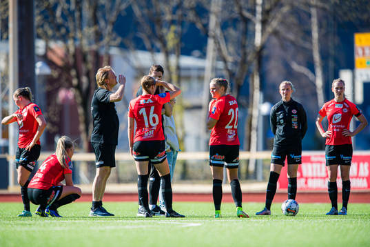 Madeleine Veivåg, Øyvind Nordtveit, head coach of