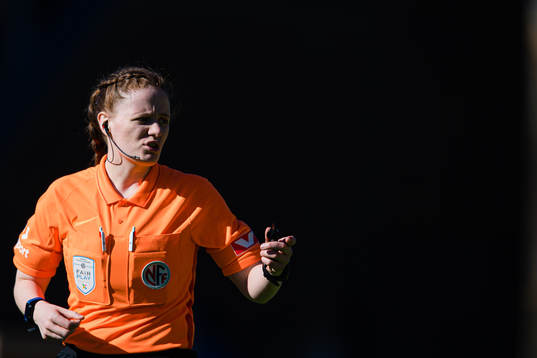 Cecilie Frøyland, referee