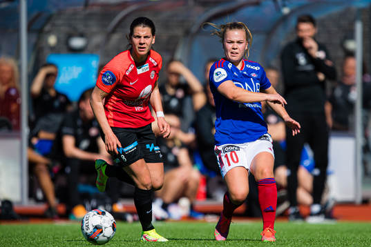 Marija Aleksic of Arna-Bjørnar and Olaug Tvedten of