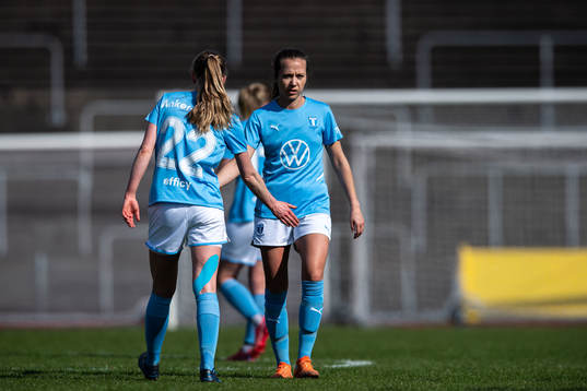 Malmö FFs Cornelia Lindgren jublar