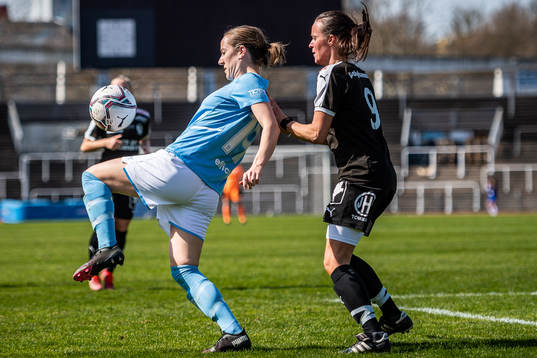 Malmö FFs Anna Plantin och Hammenhögs Helena Sassersson