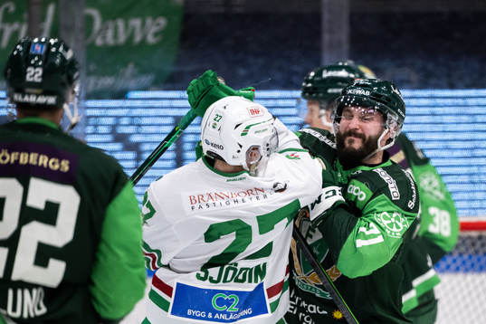 Rögles Linus Sjödin och Färjestads Jesse Virtanen