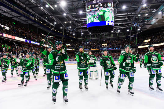 Färjestads spelare jublar