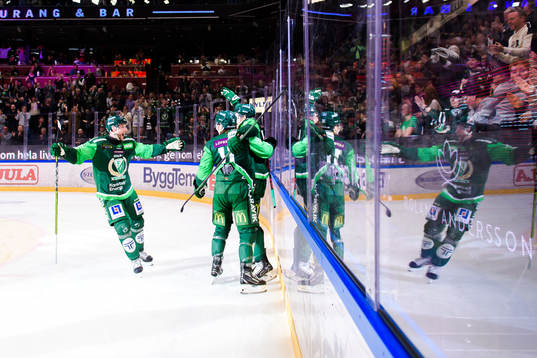 Färjestads Per Åslund Joakim Nygård och Gustav Rydahl