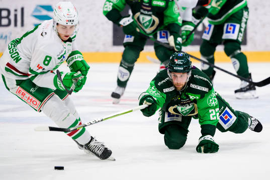 Rögles Samuel Johannesson och Färjestads Per Åslund