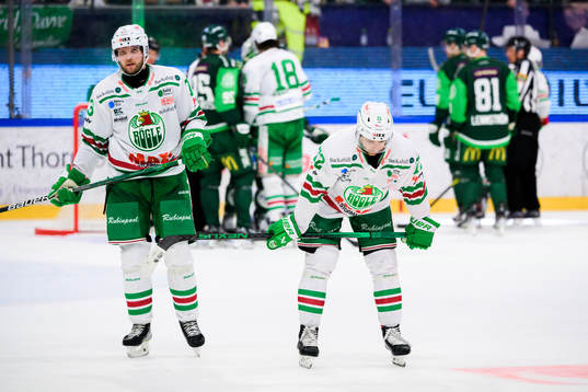 Rögles Valtteri Kemiläinen och Daniel Zaar deppar