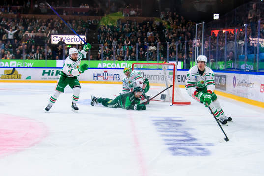 Färjestads Joakim Nygård och Rögles målvakt Christoffer