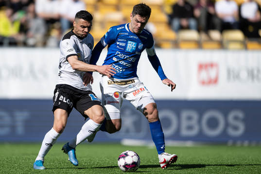 Örebros Ahmed Yasin och Norrbys Ivo Dominik Pekalski