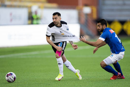 Örebros Jiloan Hamad och Norrbys Christian Rubio Sivodedov
