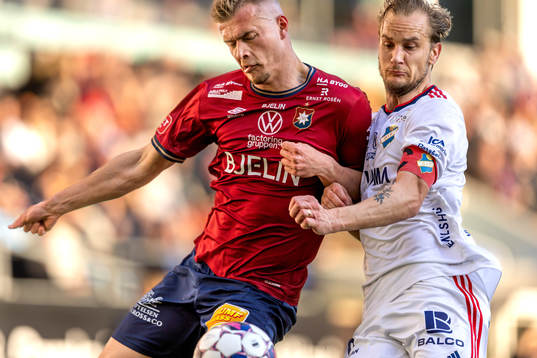 Örgrytes Alexander Ahl-Holmström mot Östers Månz Berg