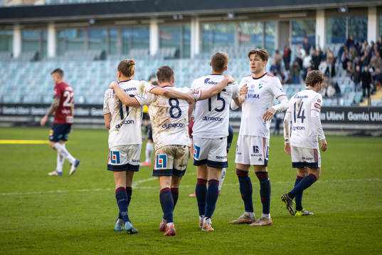 Östers John Stenberg och laget jublar
