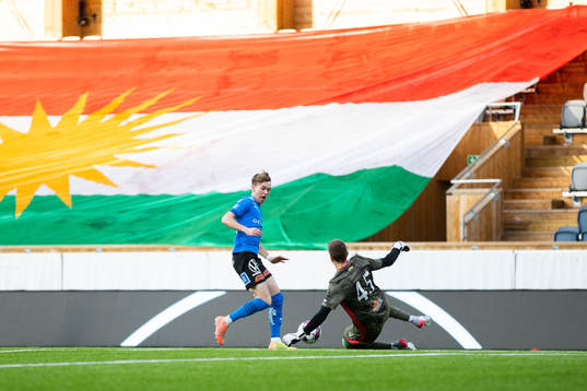 Halmstads Alexander Johansson och Dalkurds målvakt Bobby