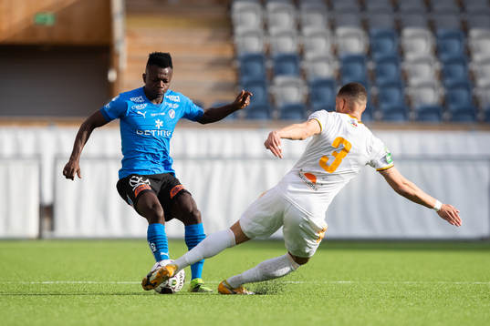 Halmstads Thomas Boakye och Dalkurds Alex Simovski