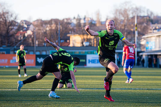 Vegard Leikvoll Moberg of Brann celebrates