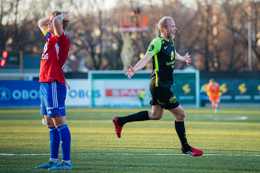 Vegard Leikvoll Moberg of Brann celebrates