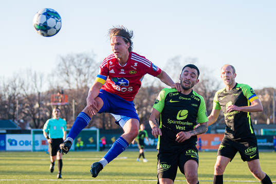 Anders Johan Johansen of Skeid and Niklas Fernando Nygaard