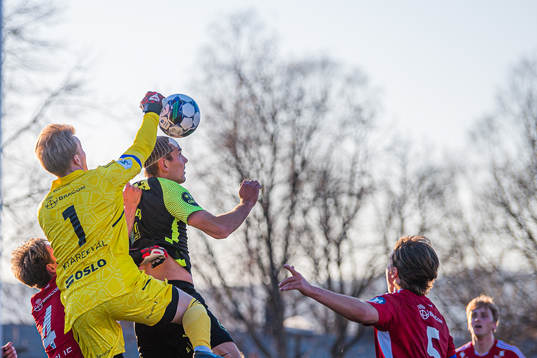 Lars Martin Kvarekvål of Skeid and Fredrik Pallesen