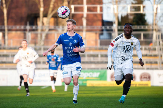 Trelleborgs Fritiof Björkén och Östersunds Jordan Attah