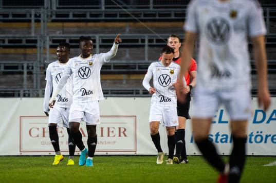 Östersunds Jordan Attah Kadiri jublar