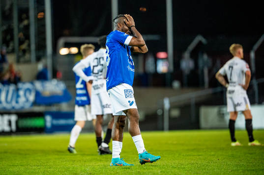 Trelleborgs Henry Offia deppar