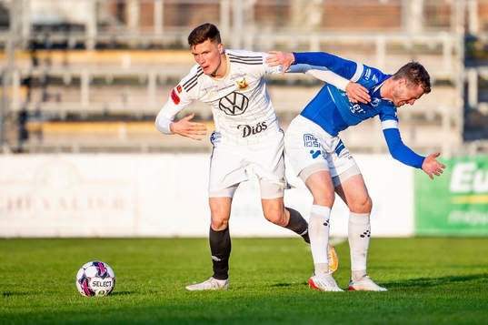 Östersunds Myroslav Mazur mot Trelleborgs Nicolas Mortensen