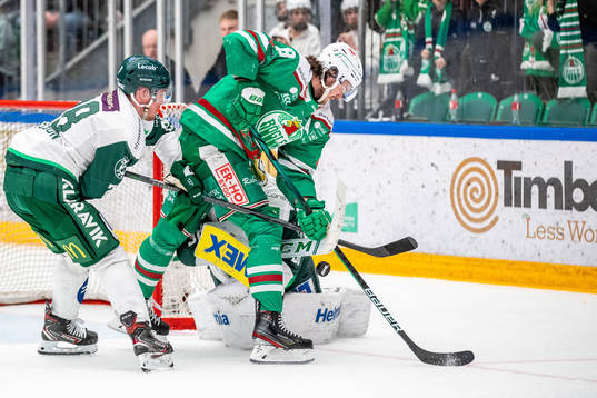 Färjestads Mattias Göransson och Rögles Dennis Everberg