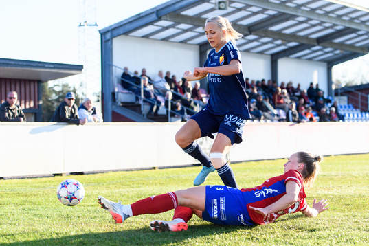Djurgårdens Sara Lilja Vidlund och Vittsjös Julia Tunturi