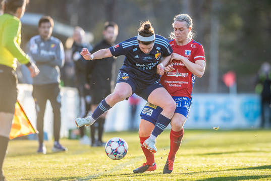 Djurgårdens Hayley Dowd och Vittsjös Nellie Persson