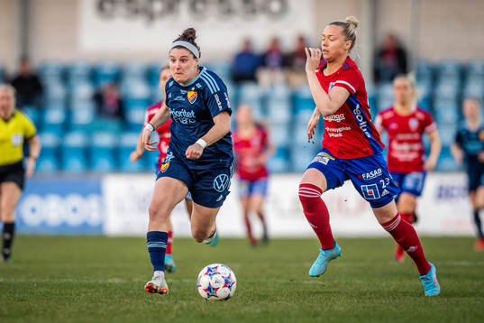 Djurgårdens Hayley Dowd och Vittsjös Kajsa Lind