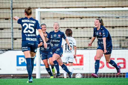 Rosengårds Mia Persson jublar