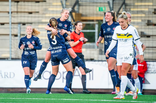 Rosengårds Mia Persson jublar