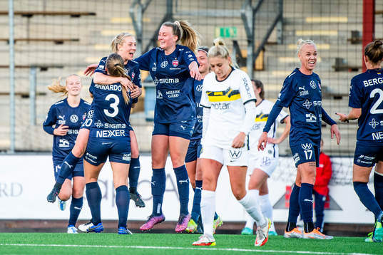 Rosengårds Mia Persson jublar