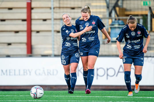Rosengårds Mia Persson jublar