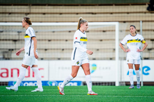 s Remy Siemsen deppar med lagkamraterna