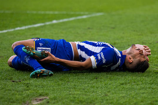 IFK Göteborgs Hosam Aiesh har ont
