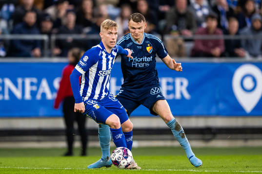 IFK Göteborgs Oscar Wendt och Djurgårdens Piotr Johansson