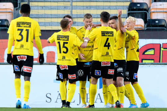 Mjällbys David Löfquist jublar