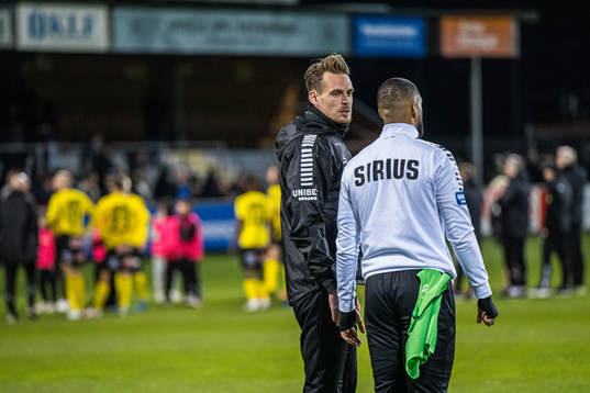 Sirius tränare Daniel Bäckström  deppar